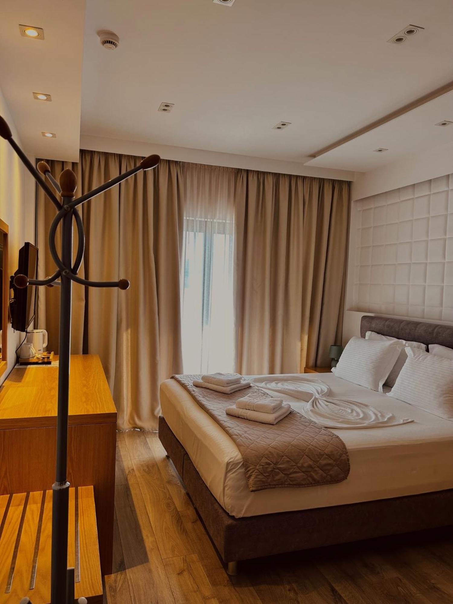 Hotel Sole Саранда Экстерьер фото